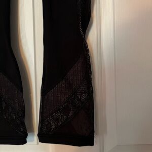 Lululemon Lace-lined Capri Leggings Black 4